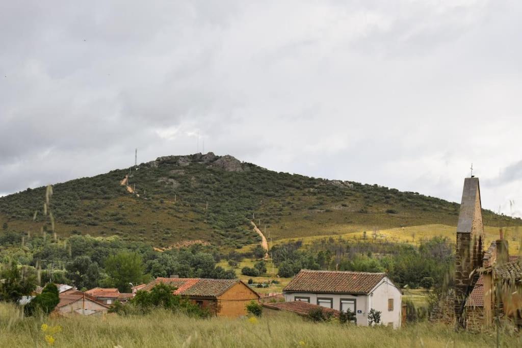 Casa Rural Tozolosolobos Otero de Bodos 외부 사진